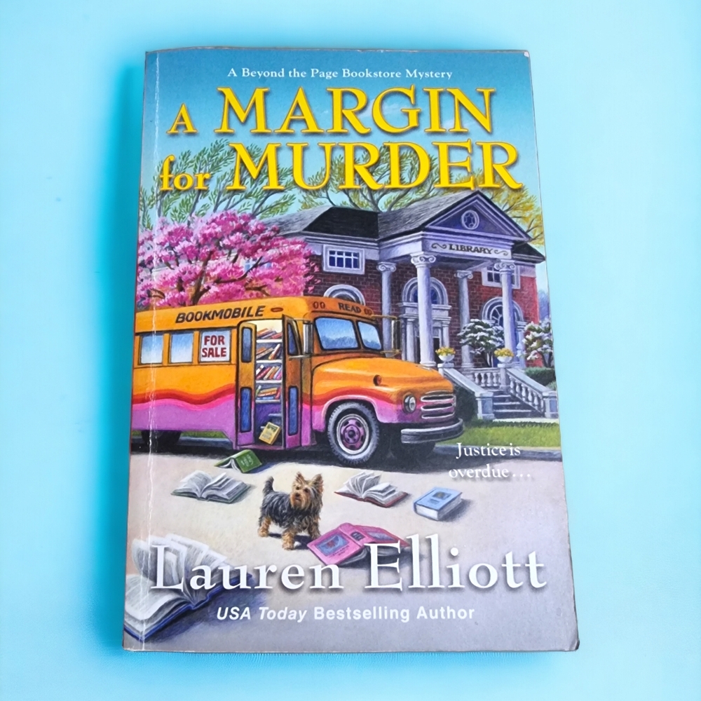 🌟3/$30 Sale!Mix & Match🌟 Lauren Elliott ~A Margin for Murder~Softcover Book